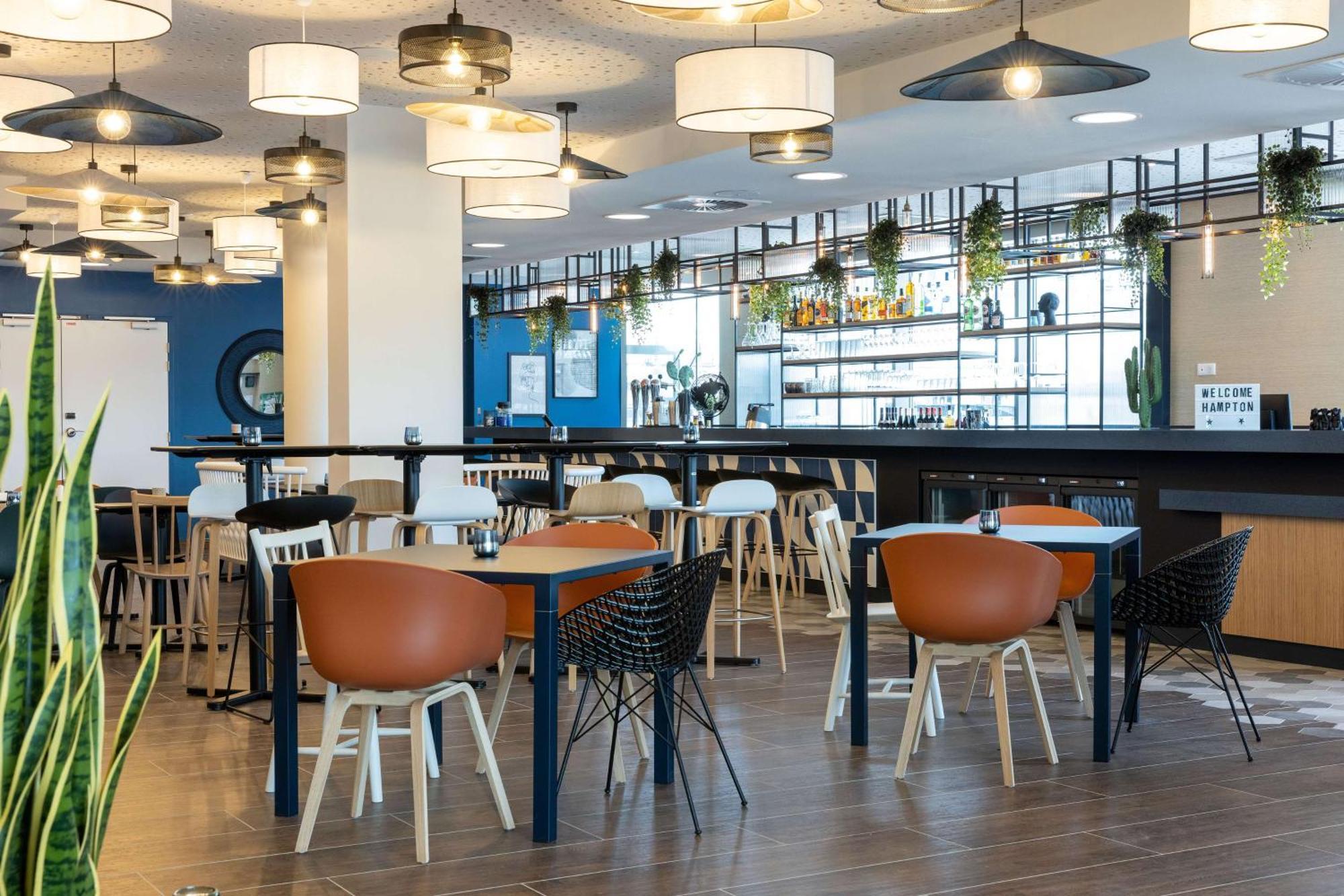 Hampton By Hilton Tours Centre, France Hotel ภายนอก รูปภาพ